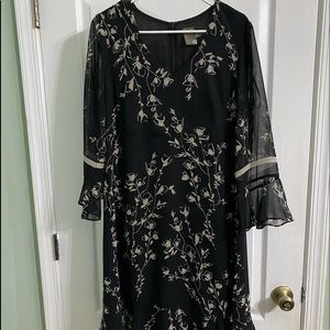 Taylor size 10 flowy dress.